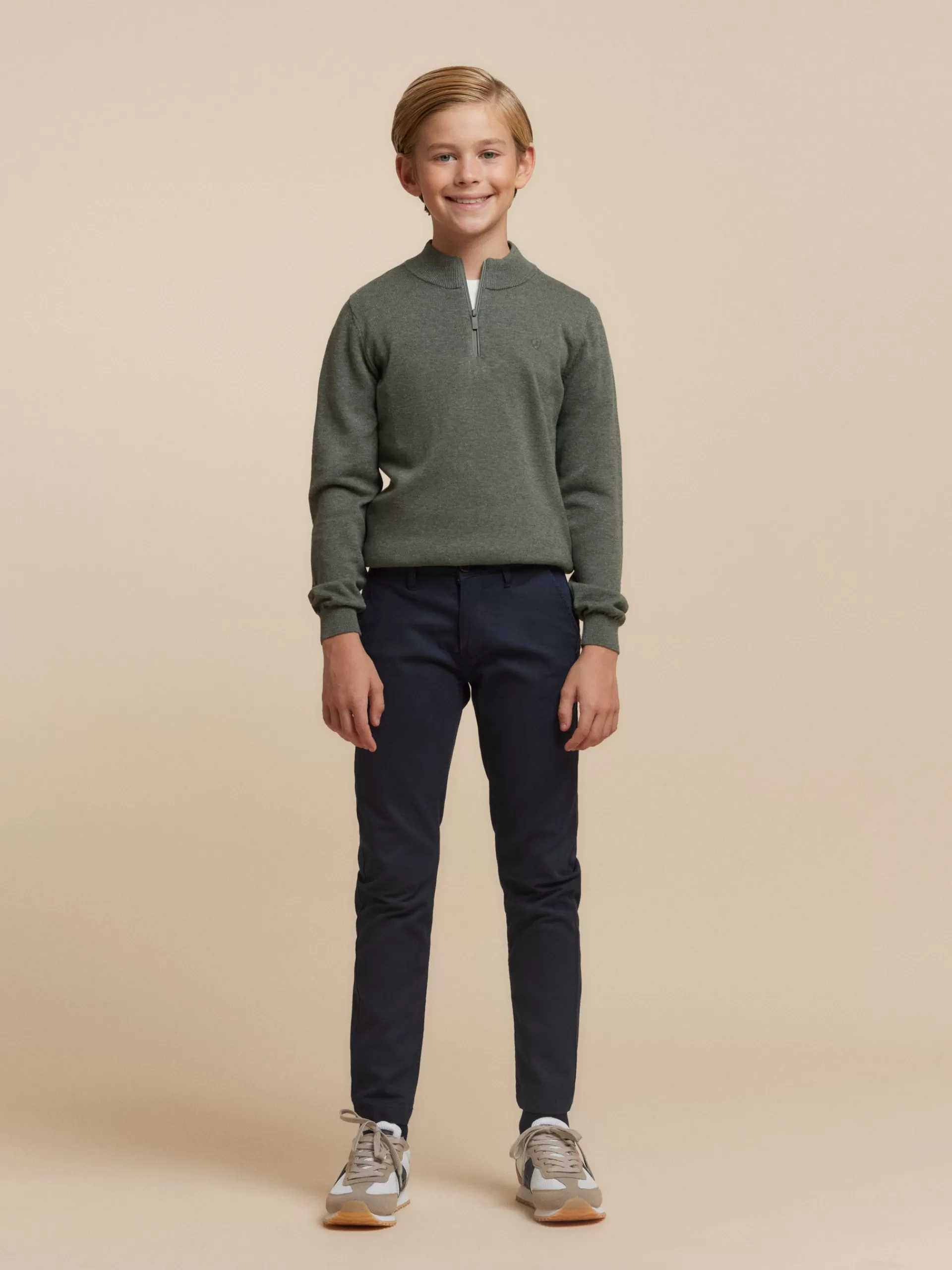 Pantalon Garçon Chino Décontracté Alvaro Moreno - Bleu Marine Élégant (Taille Enfant) | Confortable & Polyvalent pour Toutes Occasions