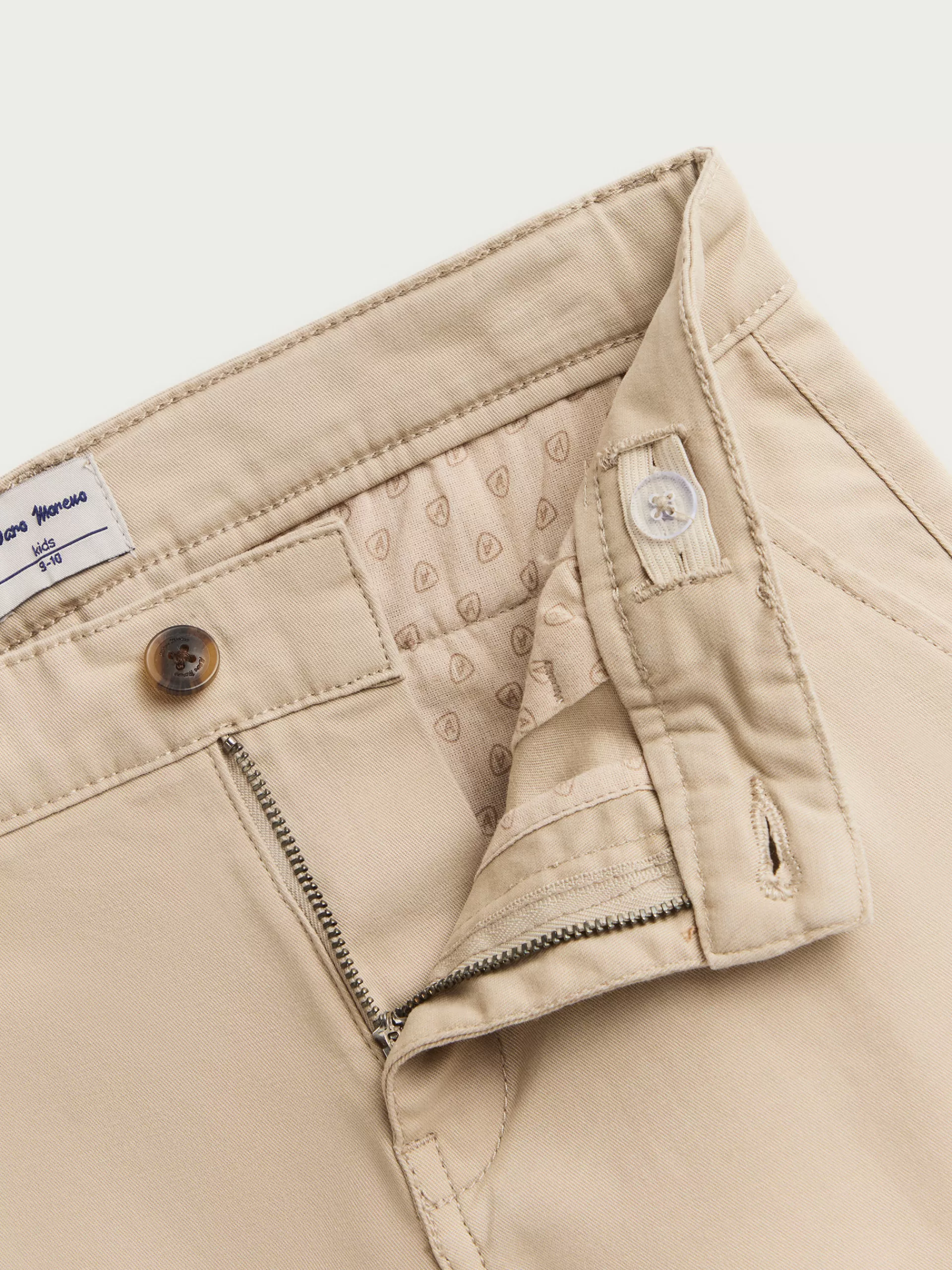 Pantalon chino enfant Alvaro Moreno - Taille confortable en beige sable • Promotion éclair été 2024 • Confortable & léger pour activités quotidiennes