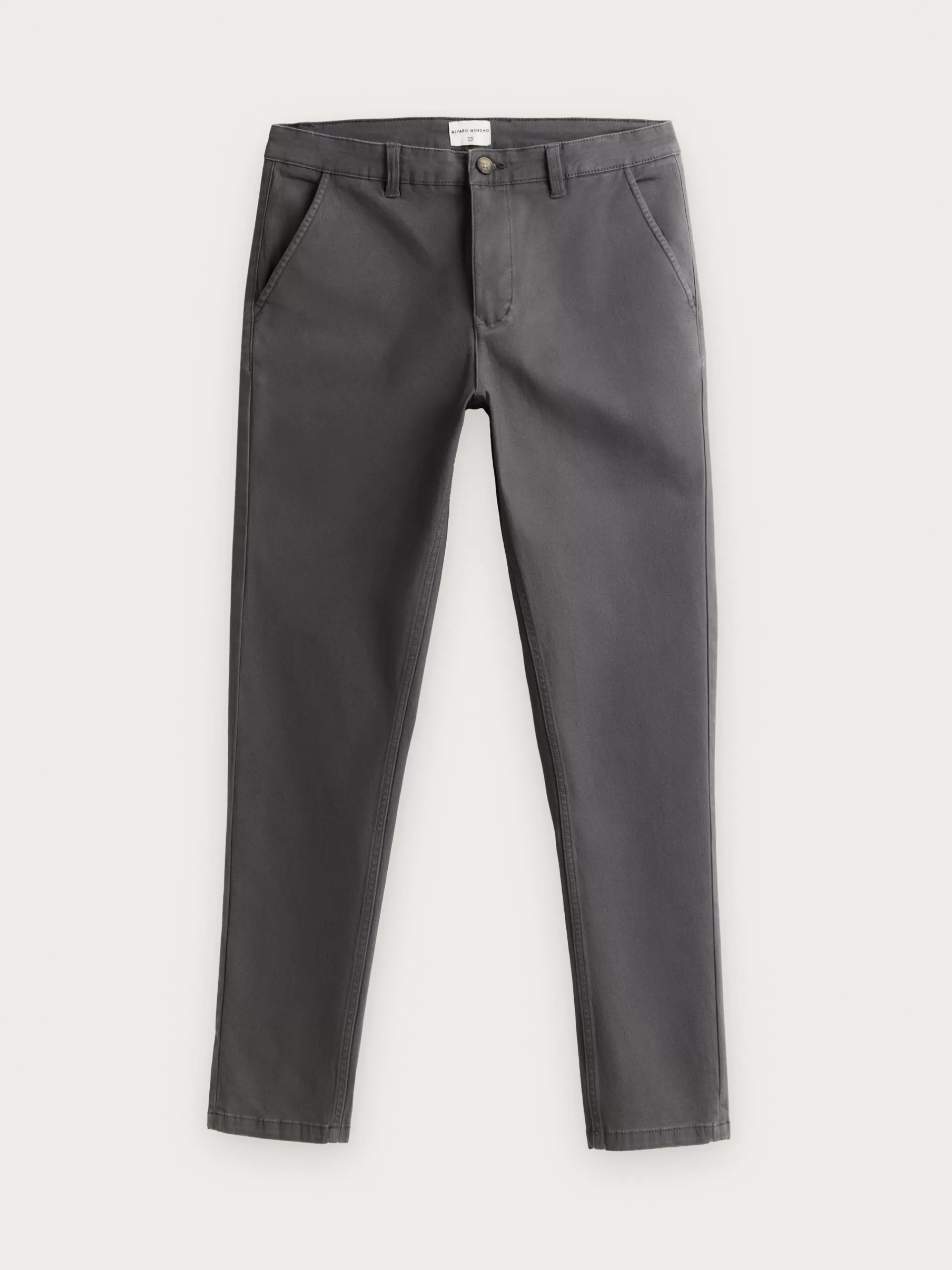 Pantalon slim vintage Elvis by Hot Alvaro Moreno - Jean ajusté style rétro gris anthracite

(Note: J'ai restructuré l'ordre des éléments en respectant les conventions françaises, ajouté des descriptifs de coupe et de style, utilisé des traits d'union naturels, et modifié la nuance de gris pour éviter les répétitions tout en conservant les mots-clés essentiels.)