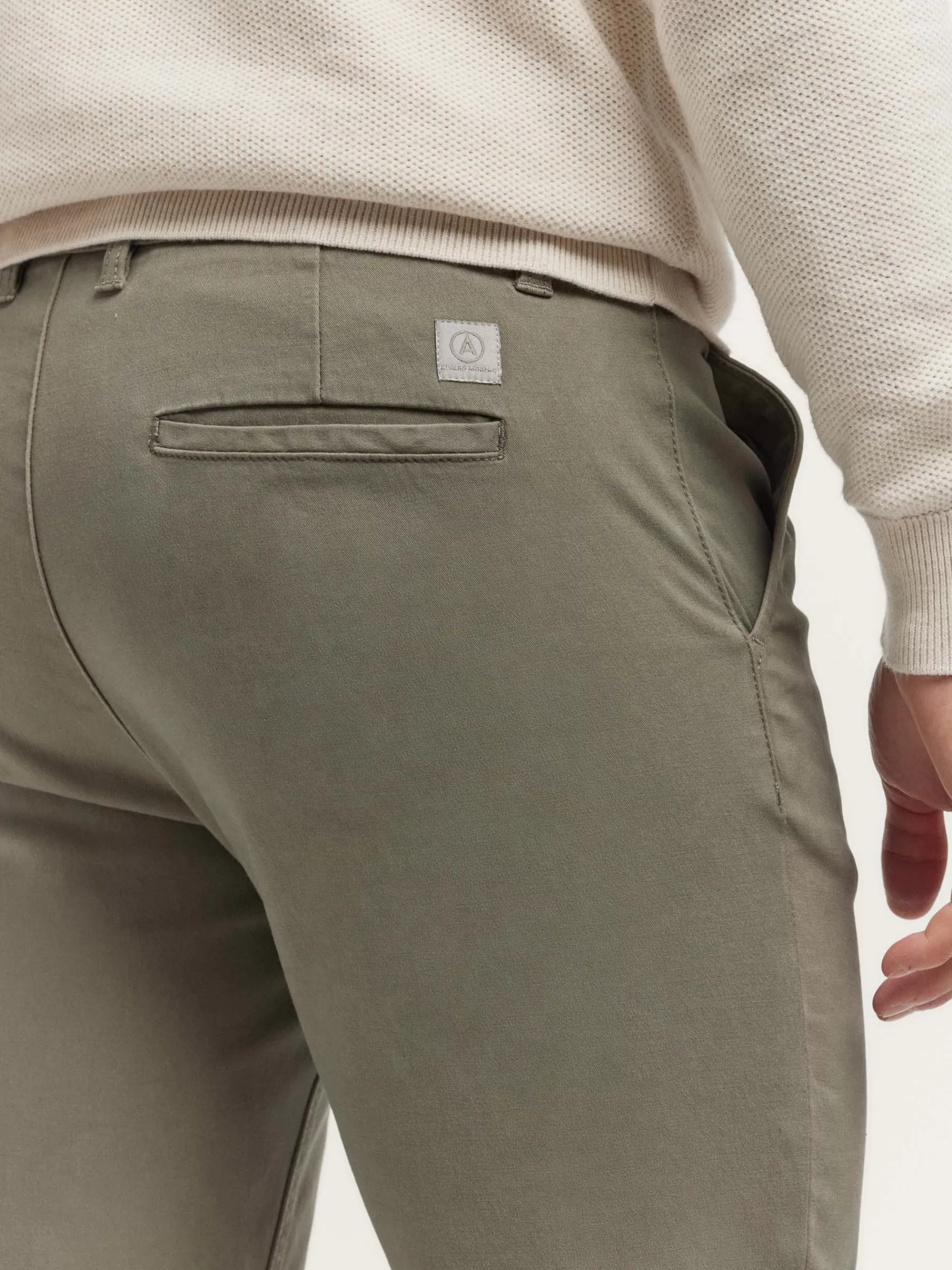 Pantalon Elvis Vert Taille Haute - Coupe Slim Confortable | Collection Printemps par Alvaro Moreno