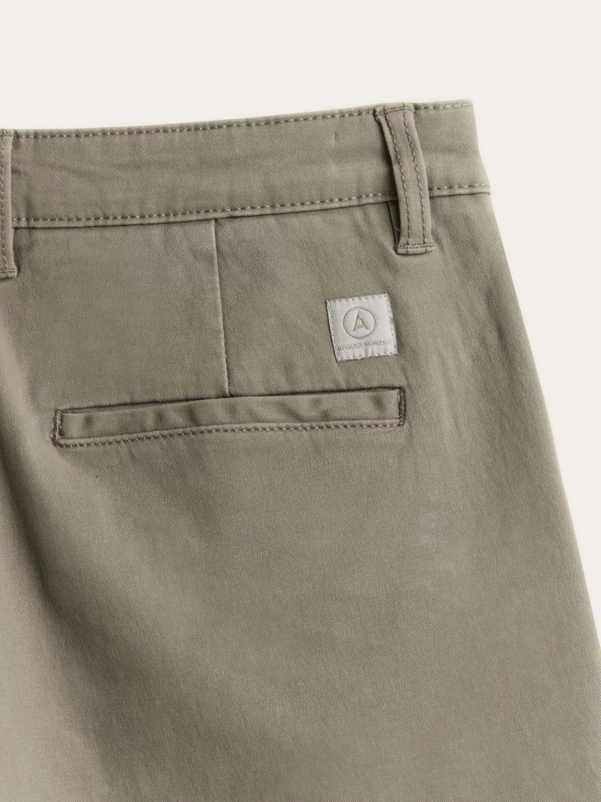 Pantalon Elvis Vert Taille Haute - Coupe Slim Confortable | Collection Printemps par Alvaro Moreno