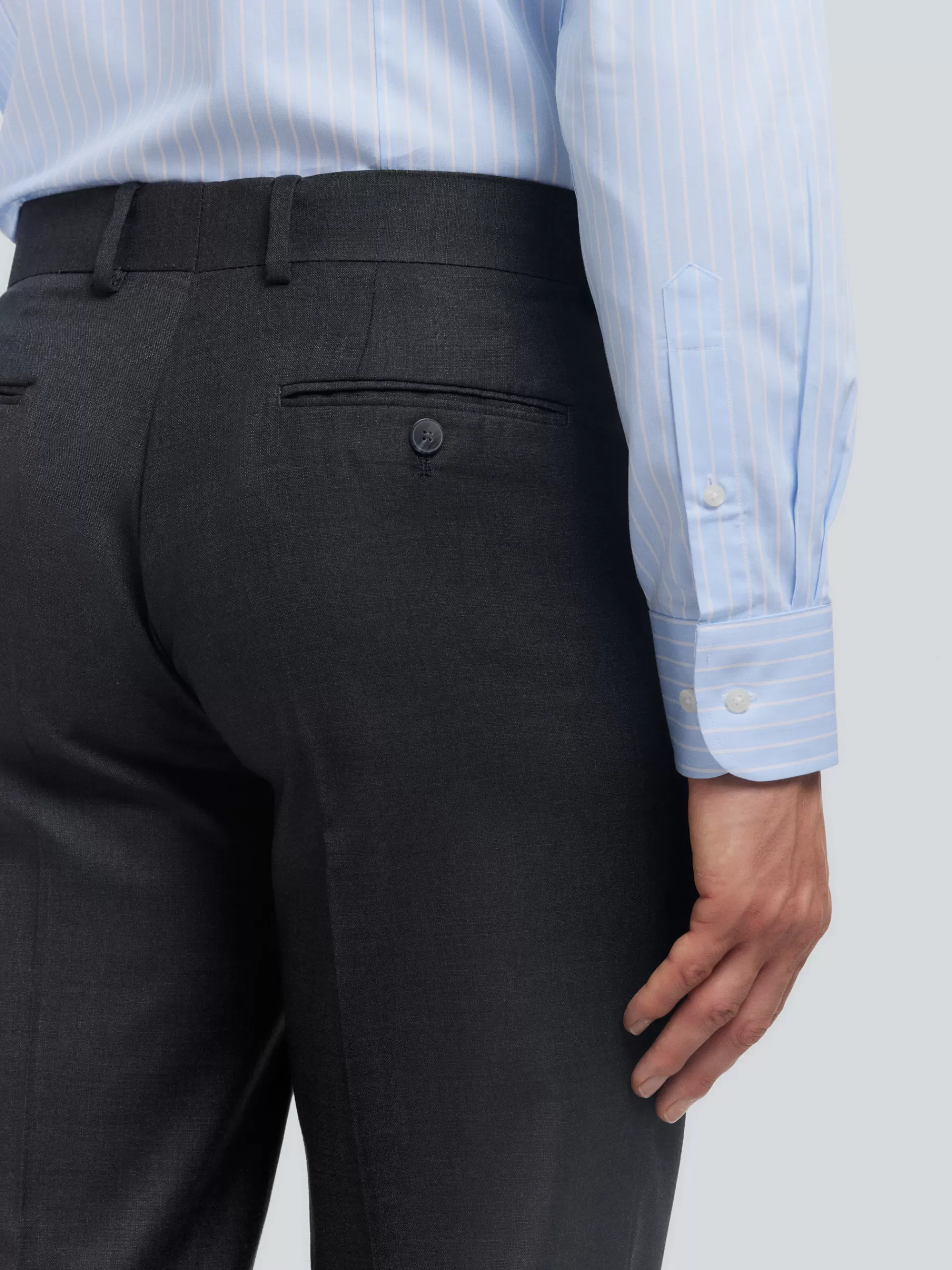 Pantalon Homme Alvaro Moreno - Tissu Fil-à-Fil Respirant  
Gris Anthracite | Coupe Moderne | Mod. 2024  
Idéal Décontracté & Polyvalent - Qualité Premium  

(：，，，。)