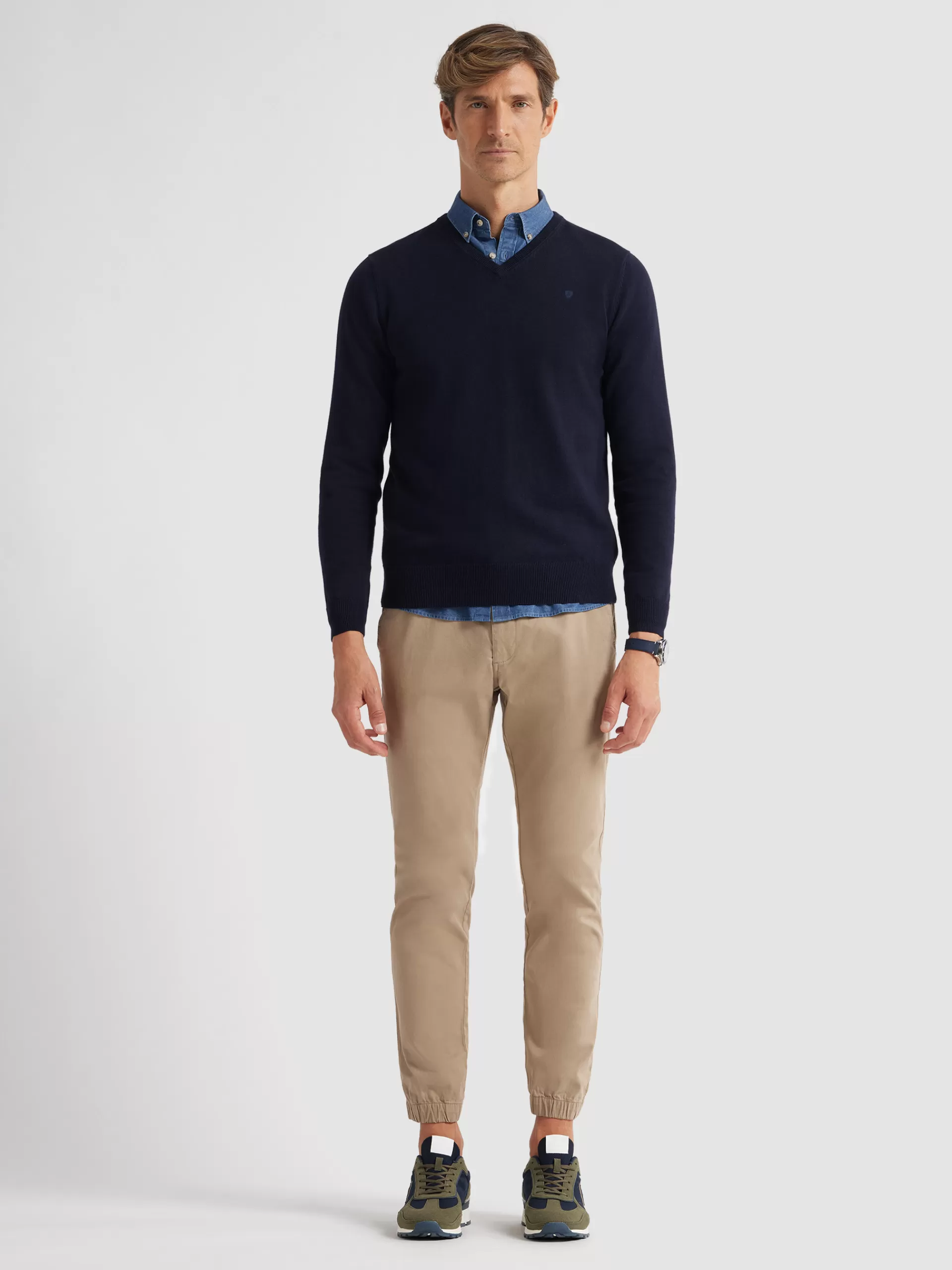 Pantalon Slim Taille Haute ZOE - Alvaro Moreno Collection Printemps-Été 2024 | Couleur Camel Classique & Détails Tendance