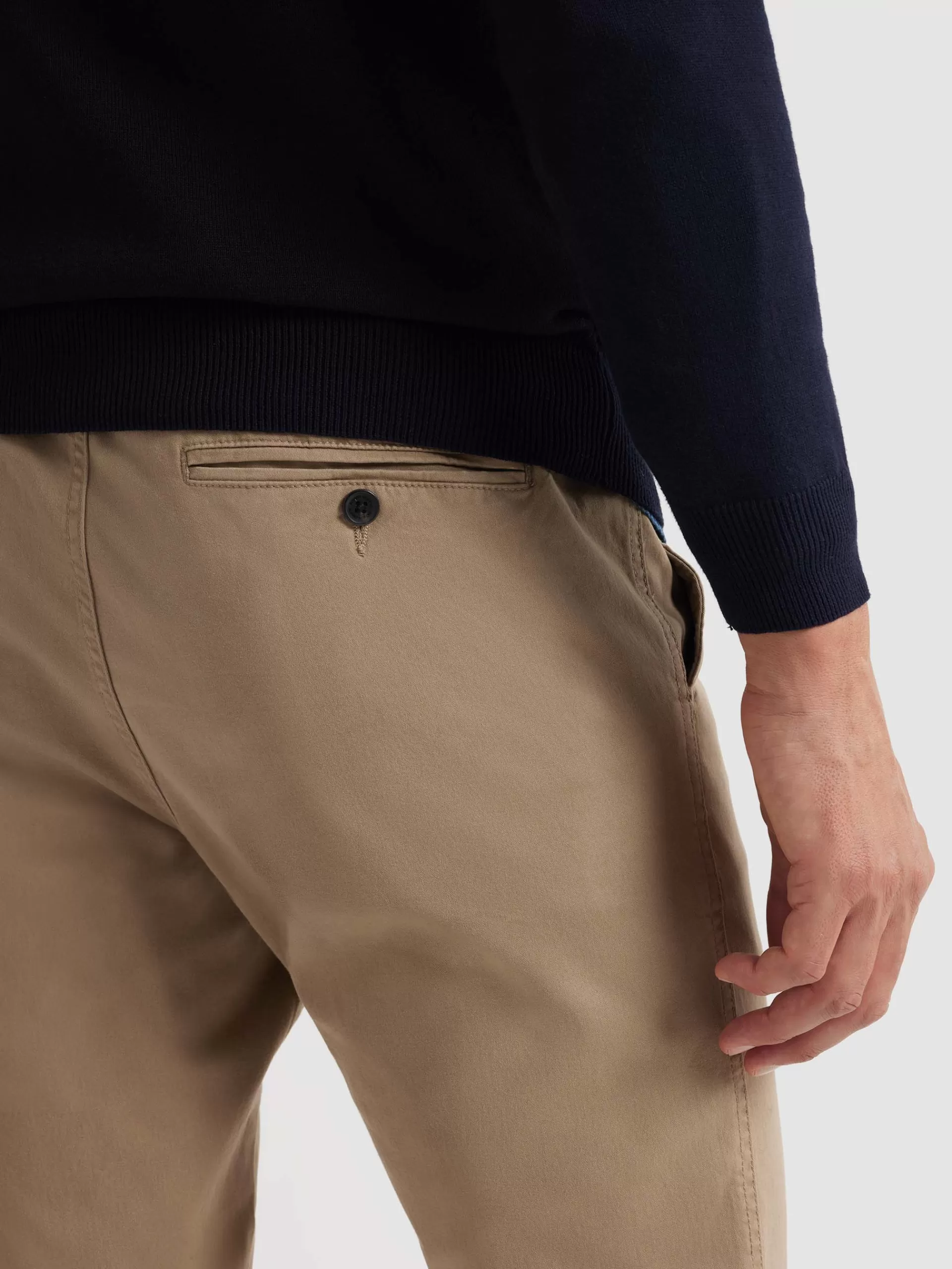 Pantalon Slim Taille Haute ZOE - Alvaro Moreno Collection Printemps-Été 2024 | Couleur Camel Classique & Détails Tendance