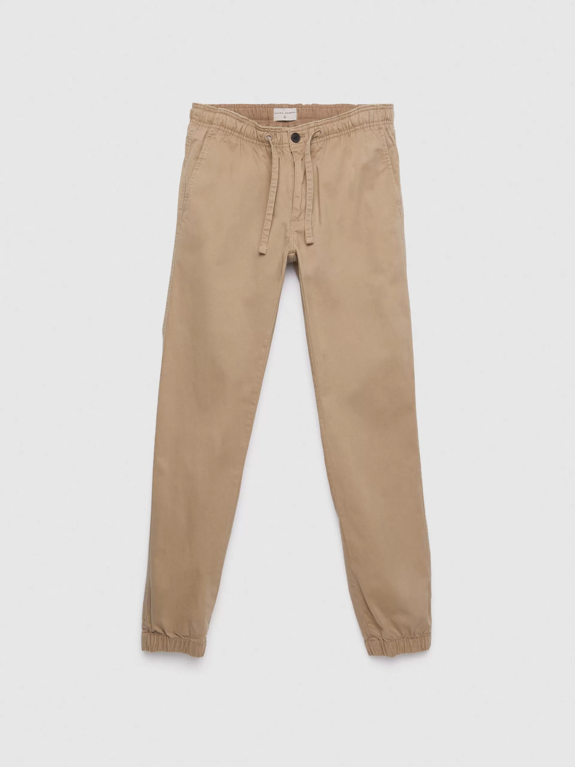 Pantalon Slim Taille Haute ZOE - Alvaro Moreno Collection Printemps-Été 2024 | Couleur Camel Classique & Détails Tendance