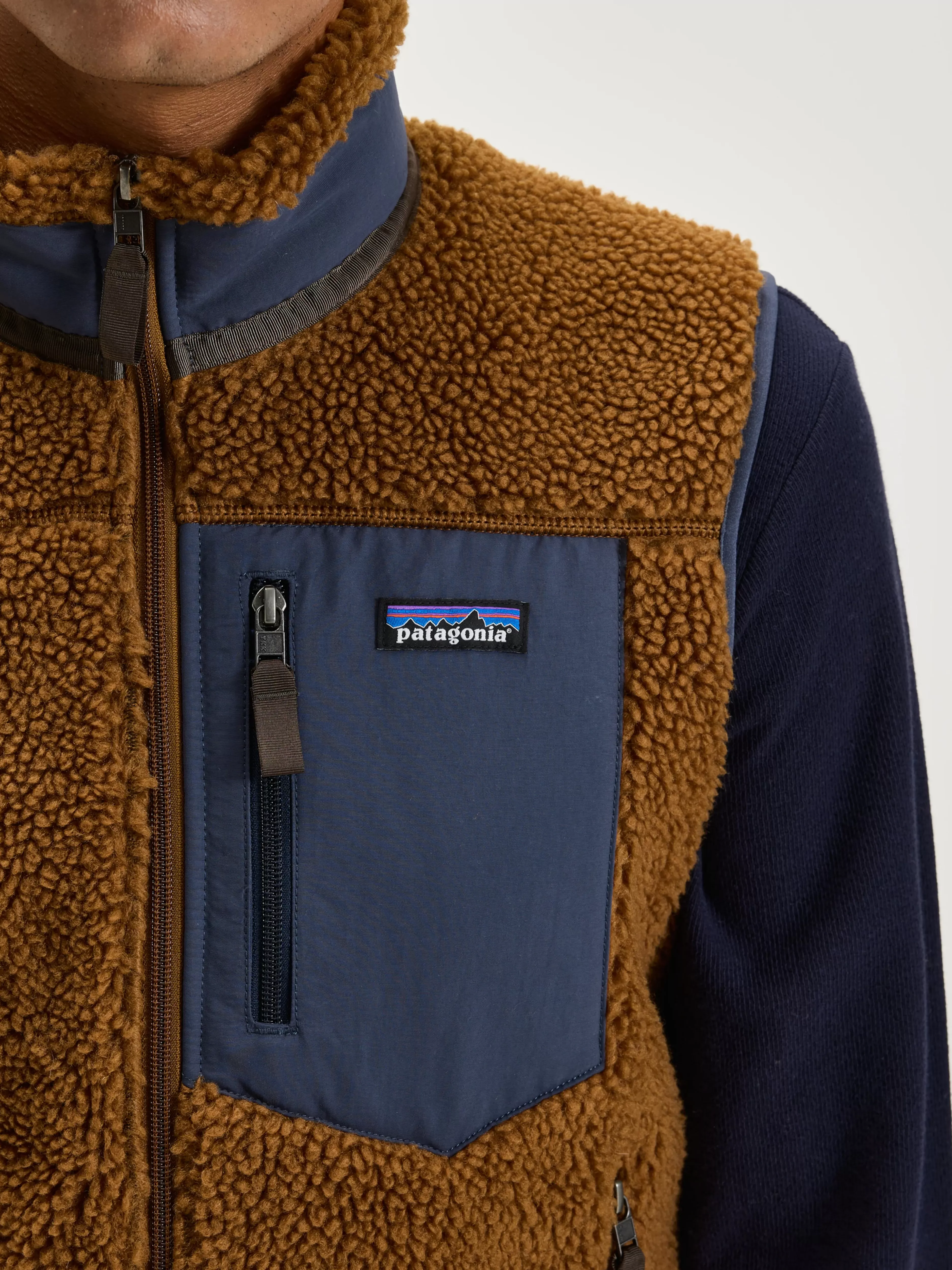 Veste Polaire Homme Retro-X - Modèle Intemporel Patagonia | Promotion Édition Limitée 

(Alternative option with more natural flow)
Doudoune légère Retro-X pour lui - Style Rétro Patagonia en Soldes Flash
