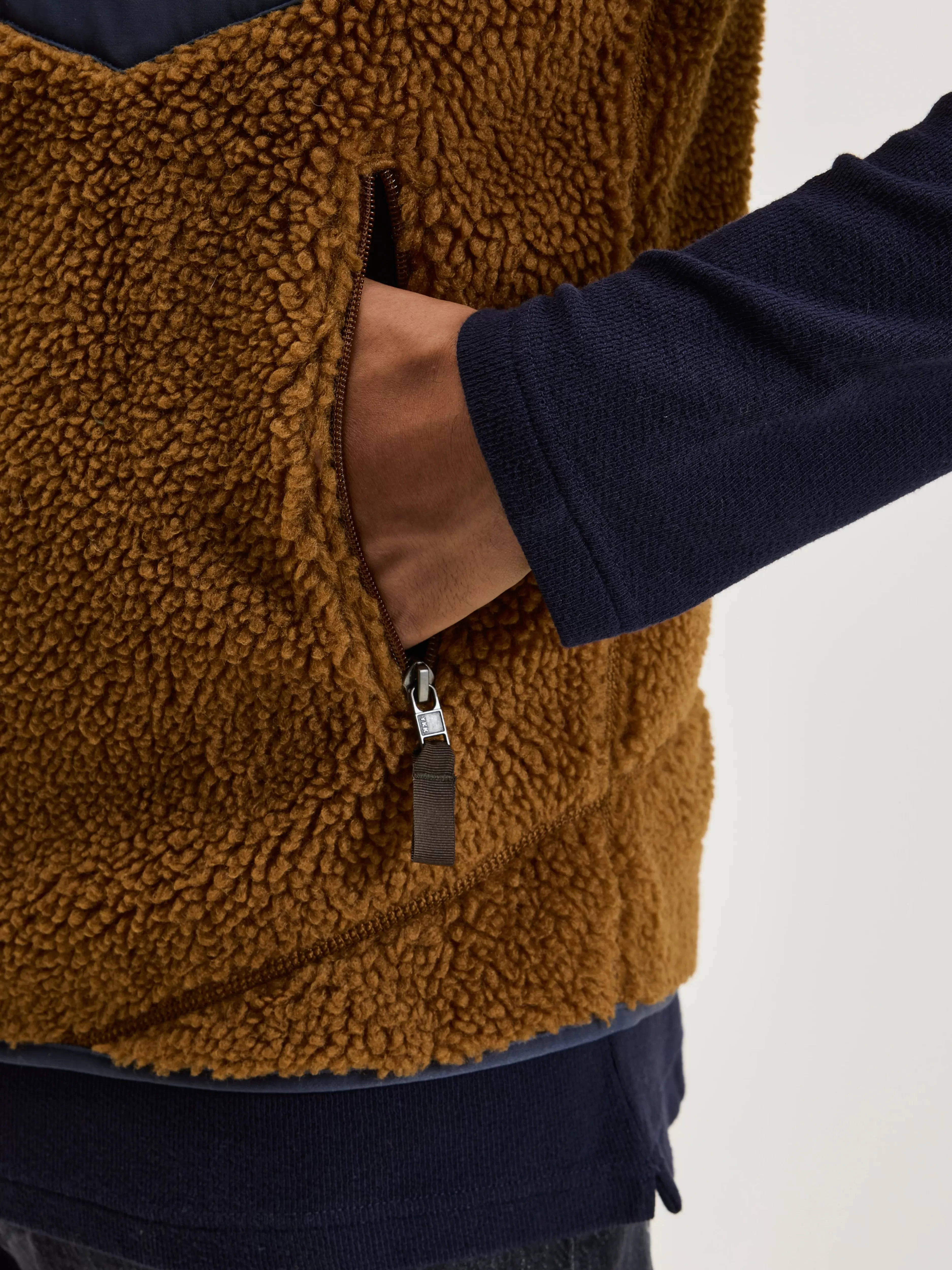 Veste Polaire Homme Retro-X - Modèle Intemporel Patagonia | Promotion Édition Limitée 

(Alternative option with more natural flow)
Doudoune légère Retro-X pour lui - Style Rétro Patagonia en Soldes Flash