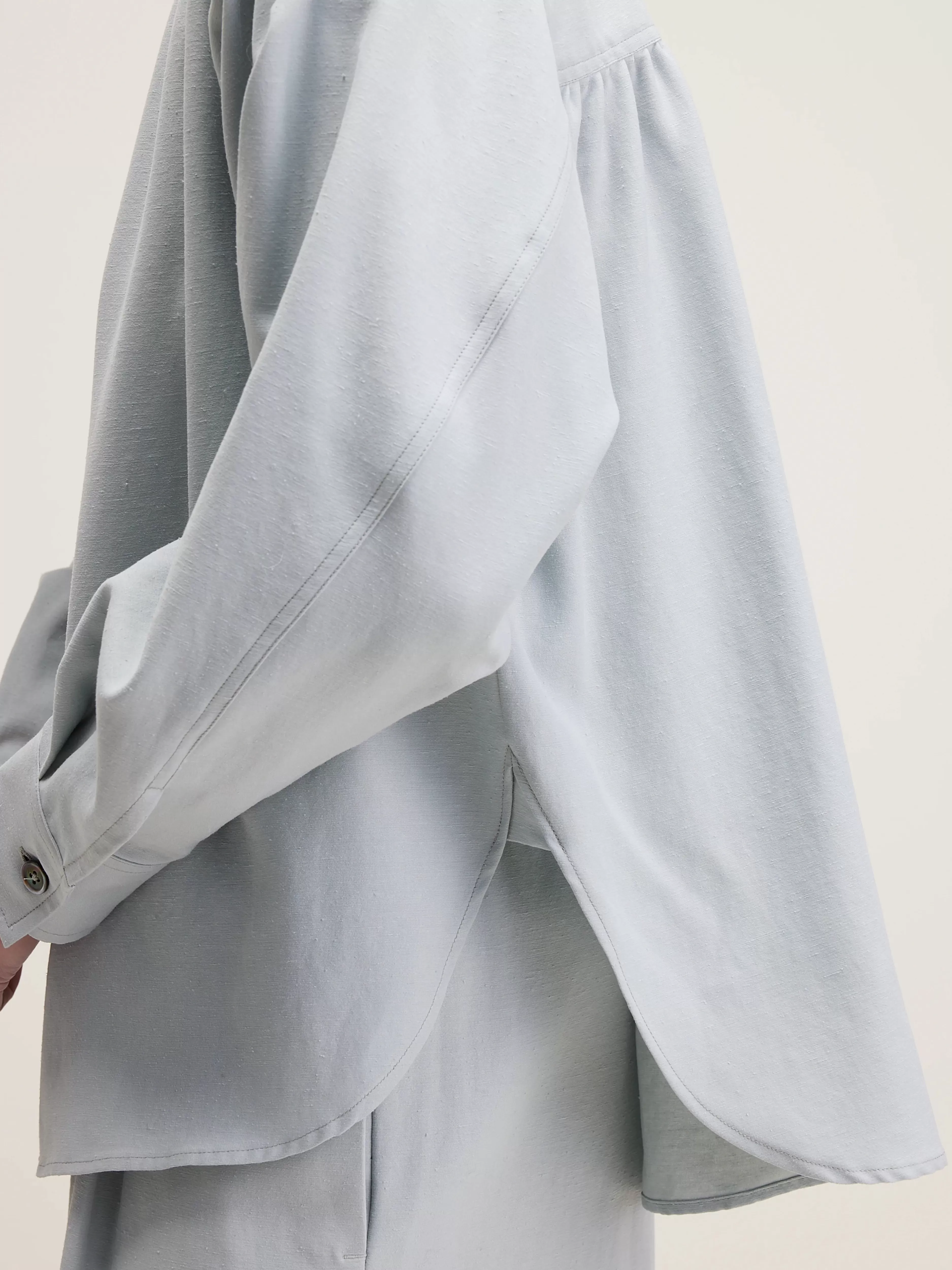 Blouse Bellerose en tonalité pêche avec fermeture boutonnée - Pièce incontournable de la collection printanière