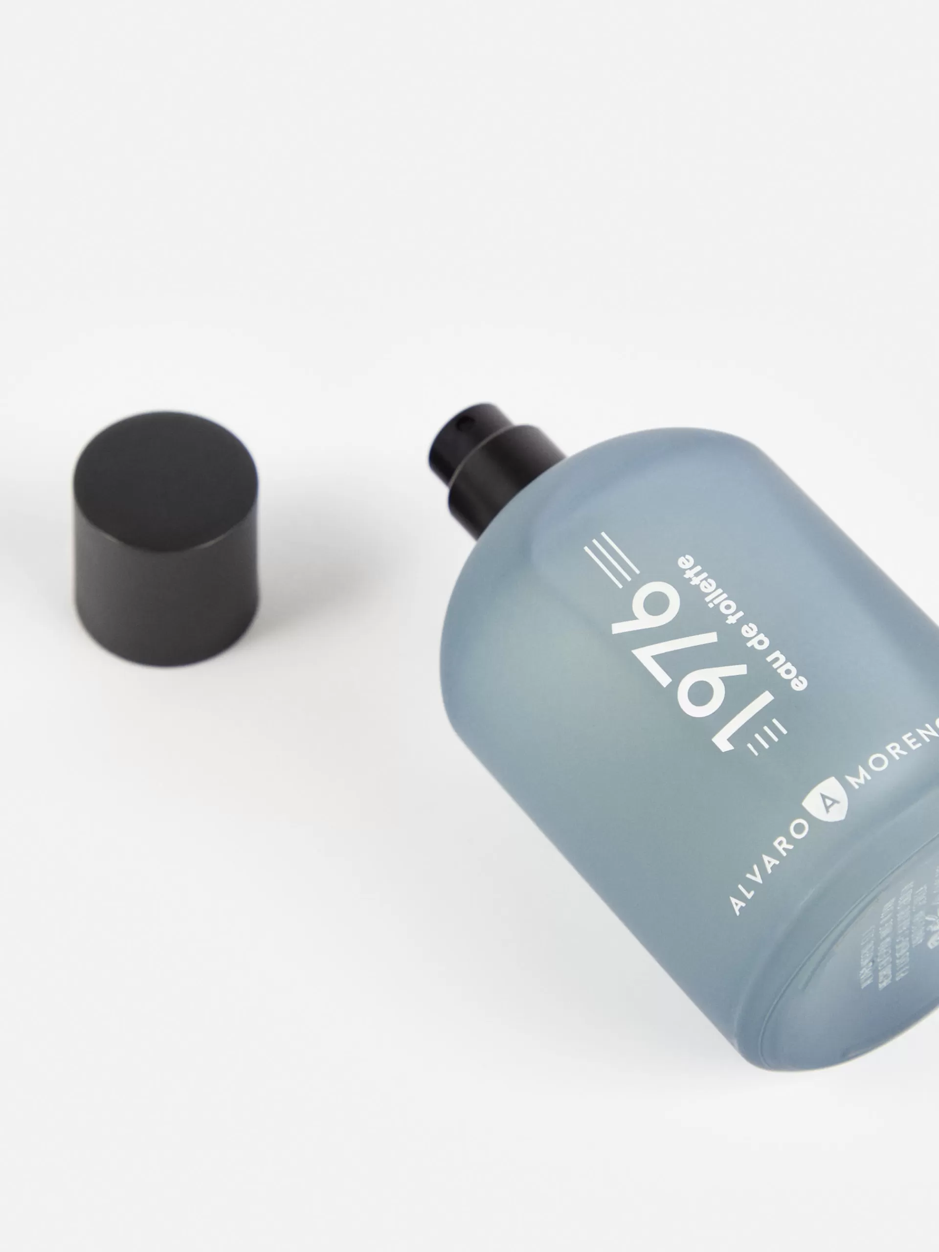 Parfum Essence Sensuelle - Création Exclusivité Alvaro Moreno Édition Vintage 1976 - Nuances Gris Anthracite Élégance Intemporelle