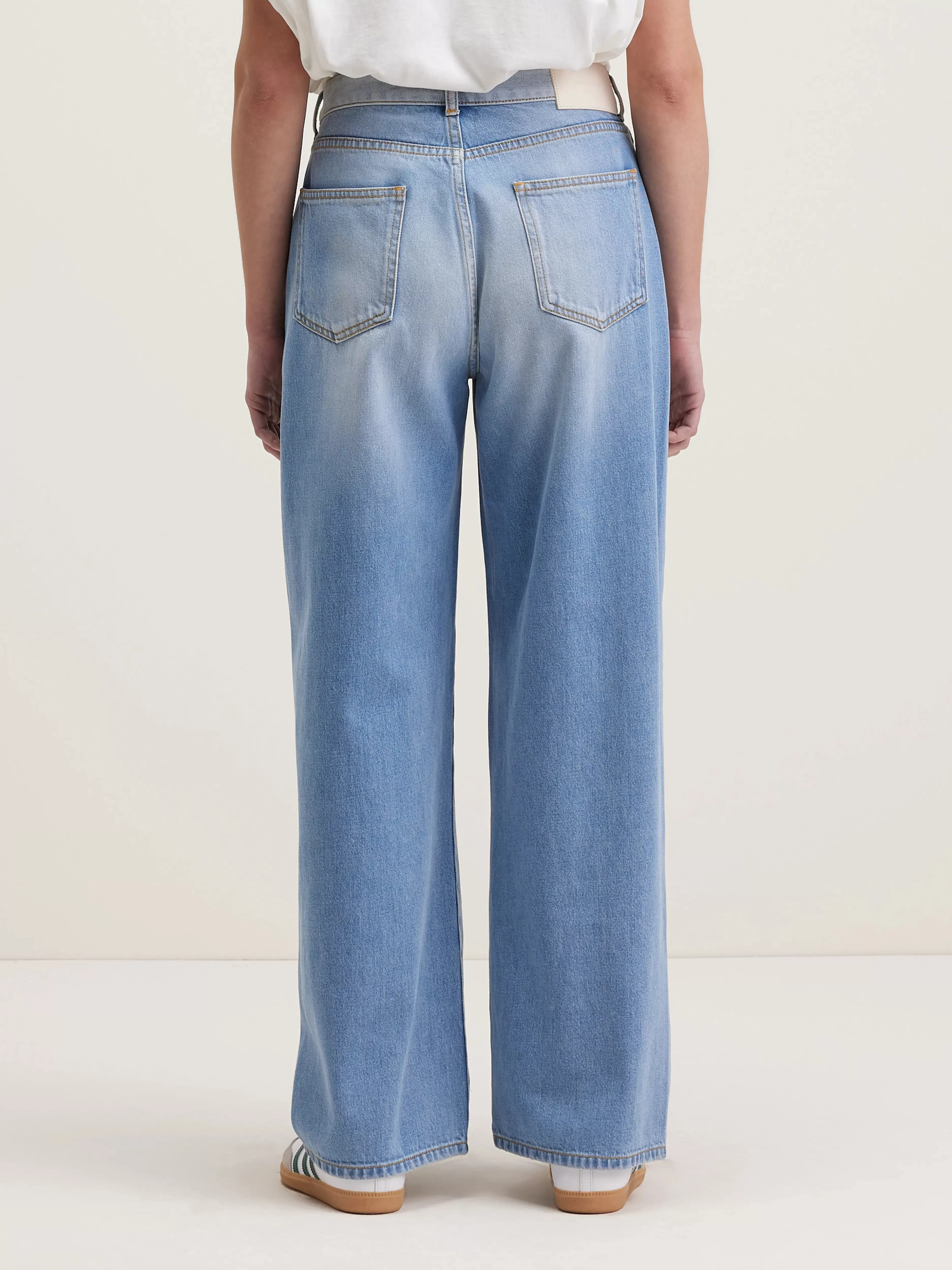 Édition Limitée Plomb-Wijde : Jeans Bellerose en Promo Express - Jusqu'à -50% sur les Modèles Phares 

(Note: ，