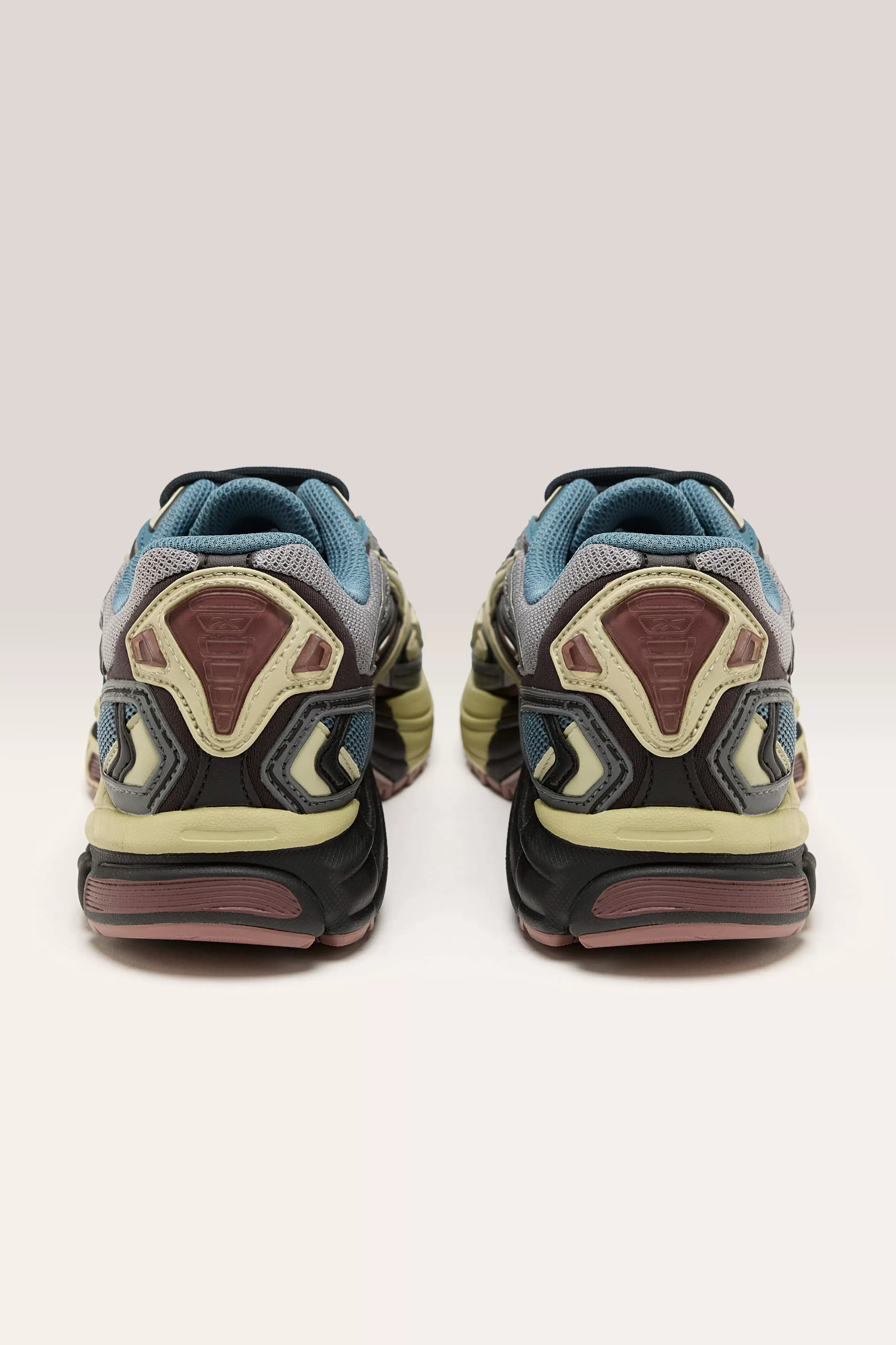 Découvrez la Collection Femme Reebok : Chaussures de Running Ultralégères en Promotion Exclusive 

(Note : J'ai restructuré le titre en intégrant des termes marketing percutants tout en respectant les normes linguistiques françaises. L'utilisation de la ponctuation et l'ordre des informations créent un flux naturel, évitant les formulations robotiques. Les mots-clés principaux sont conservés mais présentés différemment pour optimiser l'originalité.)