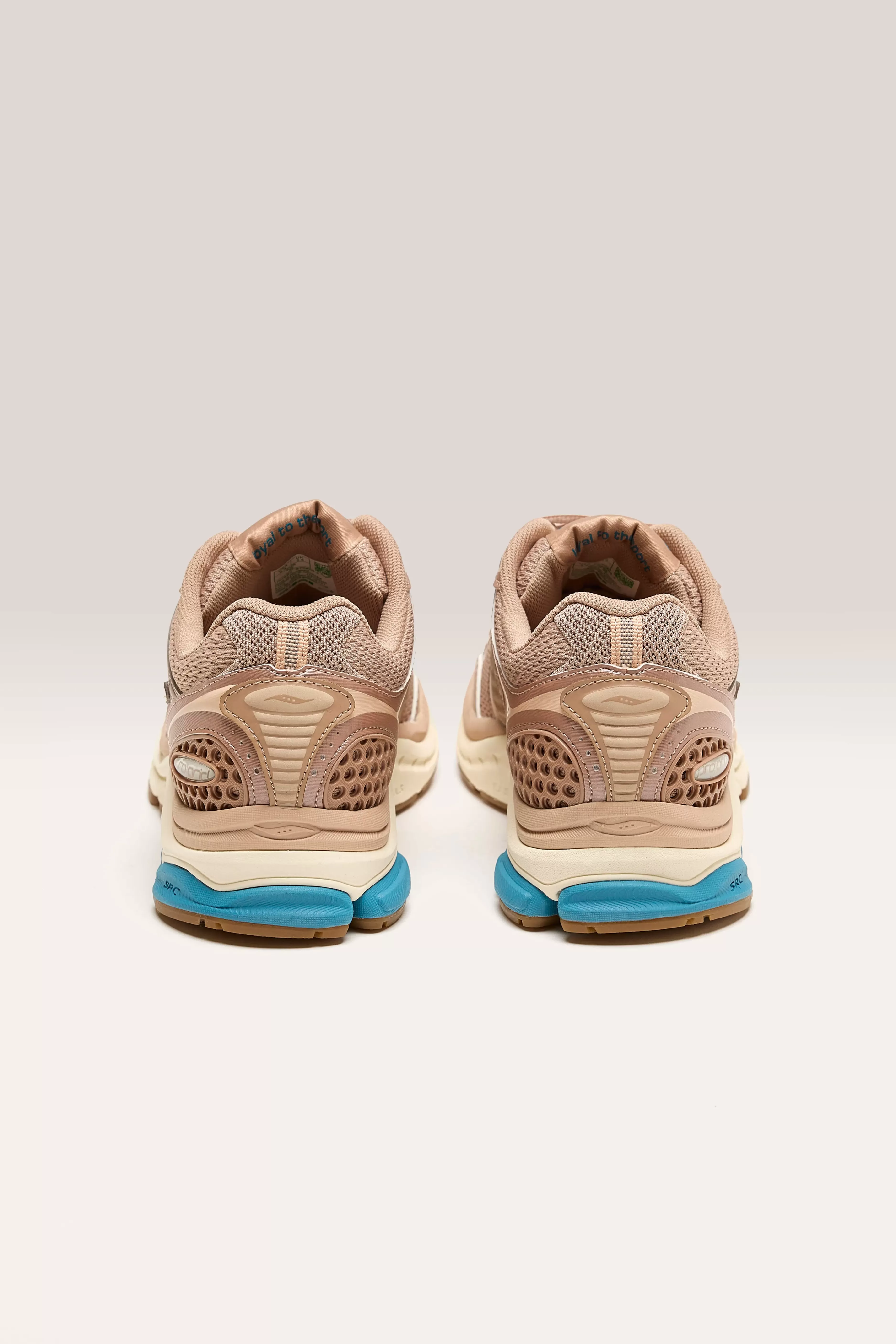 Saucony ProGrid Triumph IV CS - Chaussures Running Femmes en Liquidation Express