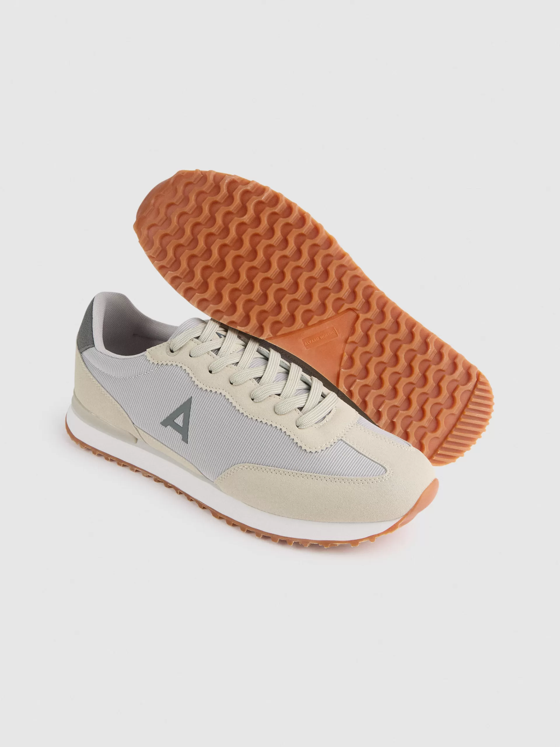 Chaussures Alvaro Moreno Cross-Training Style Urbain - Détails Contrastés en Gris Anthracite