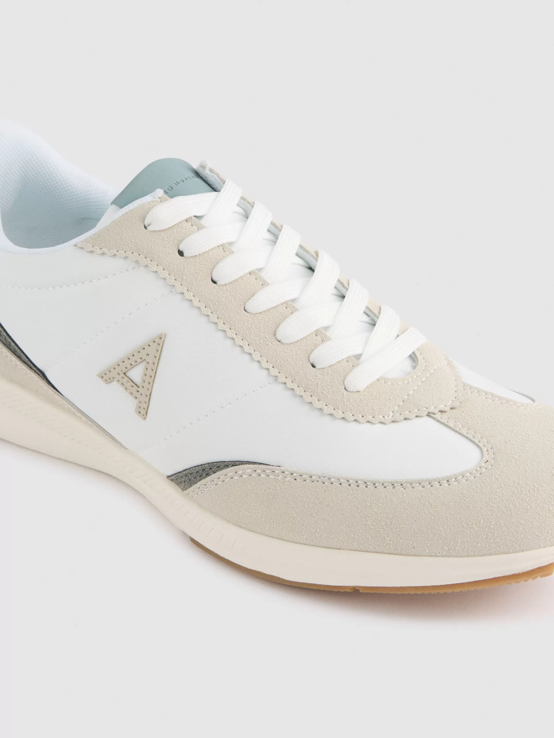 Promo éclair : Baskets Alvaro Moreno en cuir naturel avec détails coude - Édition limitée printemps