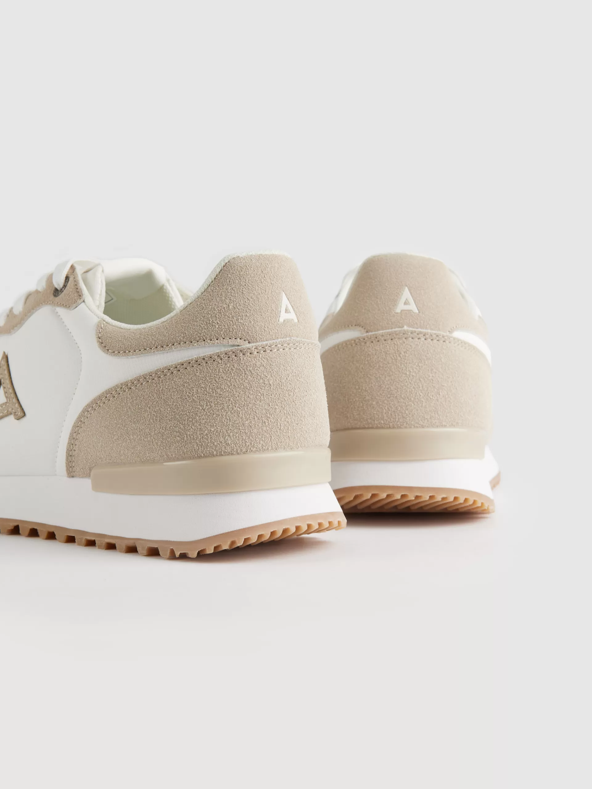 Promo Éclair - Baskets Alvaro Moreno | Style Urbain Détendu en Beige Sable