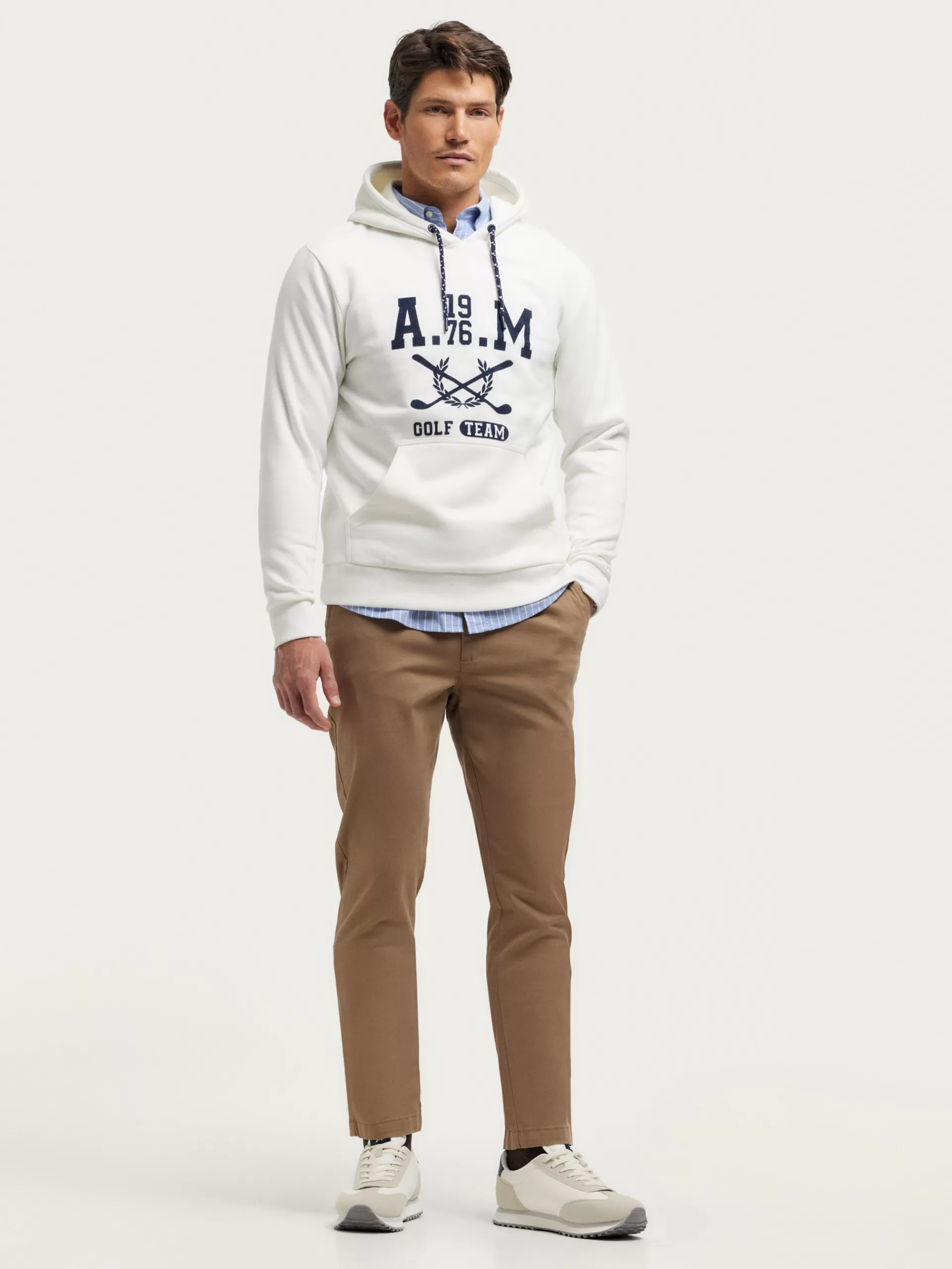 Déstockage Exclusif - Sweat Alvaro Moreno Golf Élégant en Blanc Coton 

(Note: J'ai réorganisé les éléments clés en respectant les conventions marketing françaises, ajouté des descripteurs sensoriels comme 