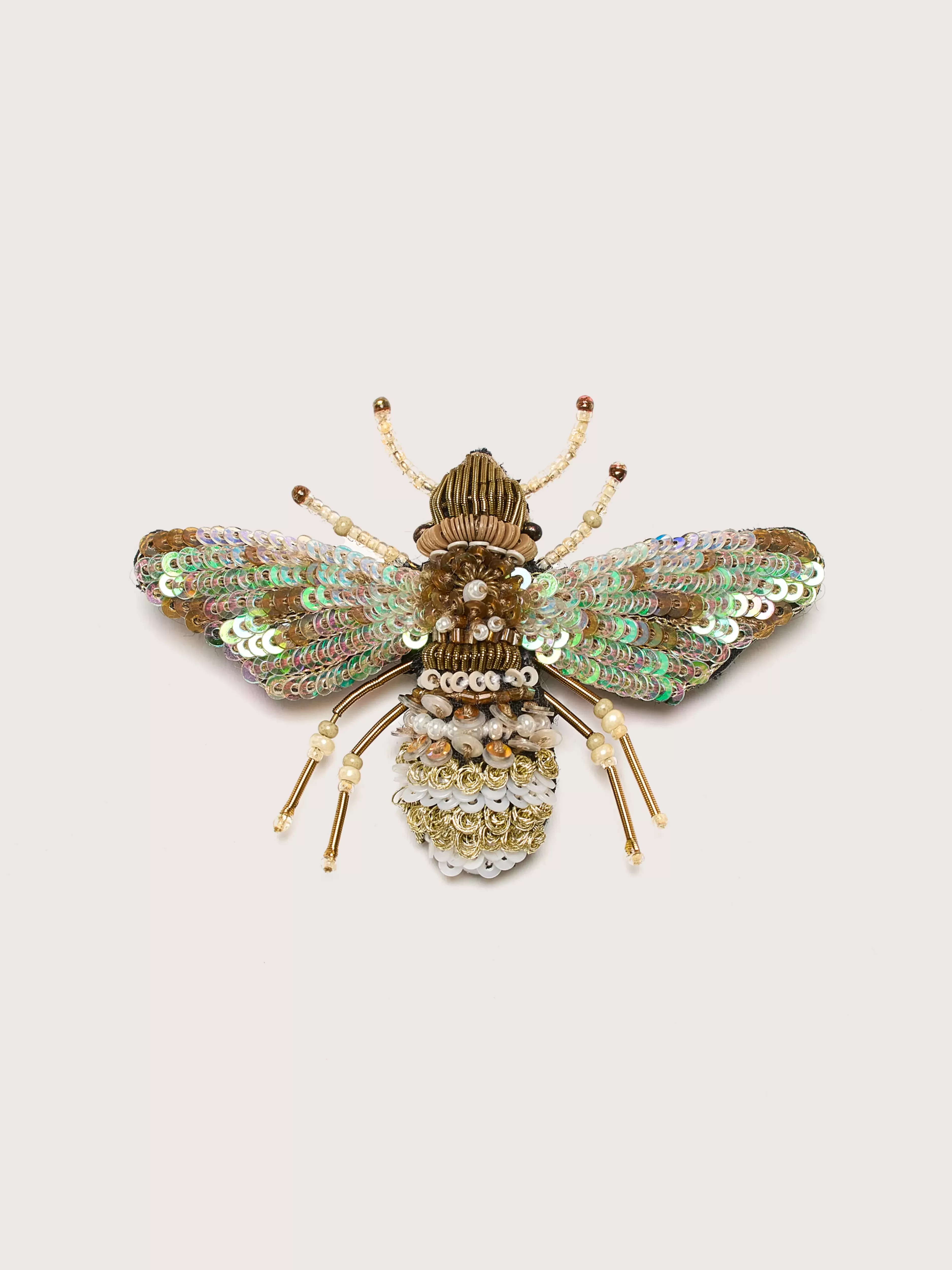 Épingle de Luxe Parel'Bee - Création Trévolière Élégance intemporelle 

(：J'ai restructuré la syntaxe en utilisant des termes de joaillerie courants, ajouté une référence géographique poétique 