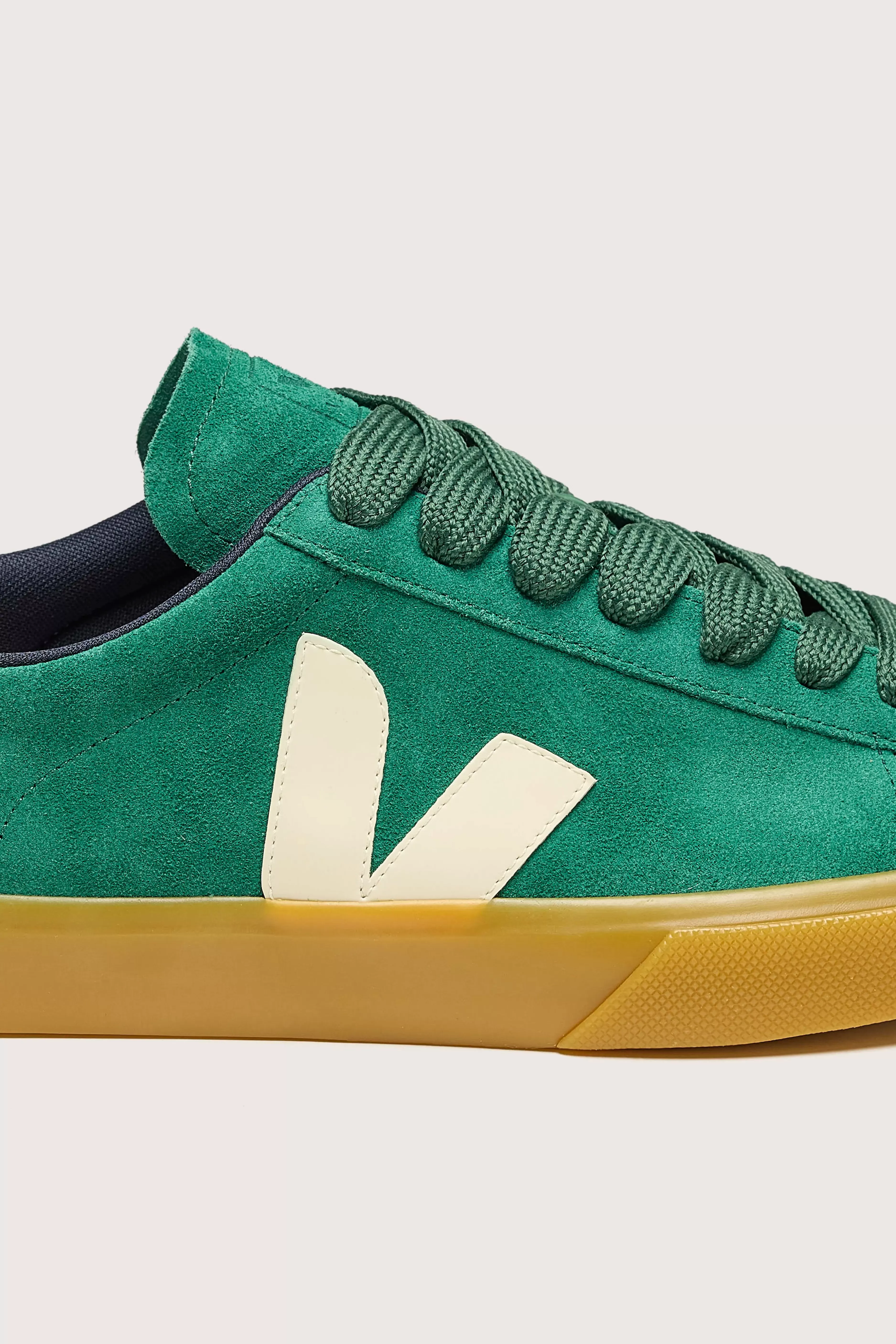 Veja Campo Édition Homme - Chaussures en Daim Résistant avec Design Audacieux - Prix Doux