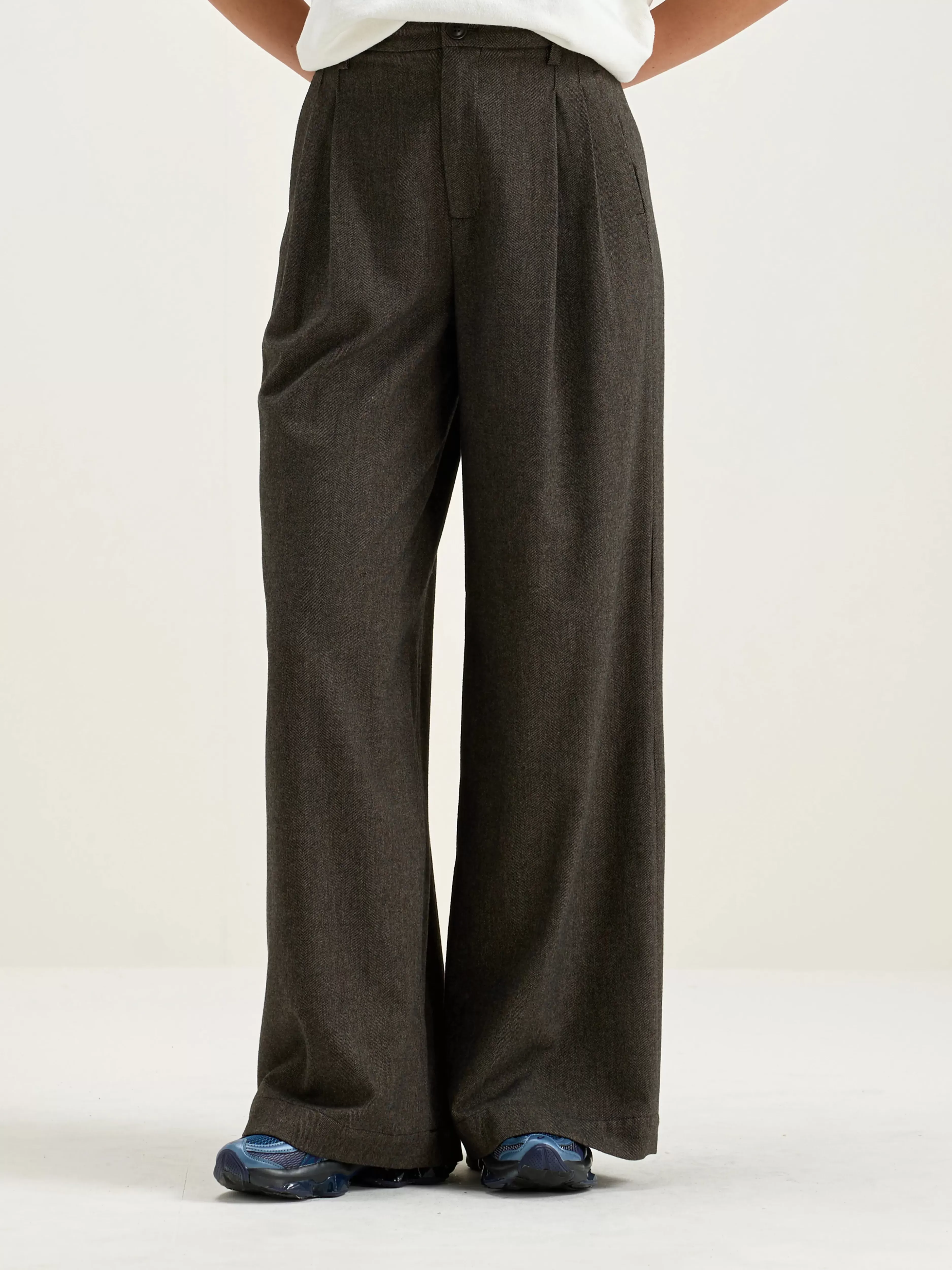 Collection Exclusive Volkert Wijde - Broek-Bellerose : Style Urbain & Abordable | Édition Printemps 2024