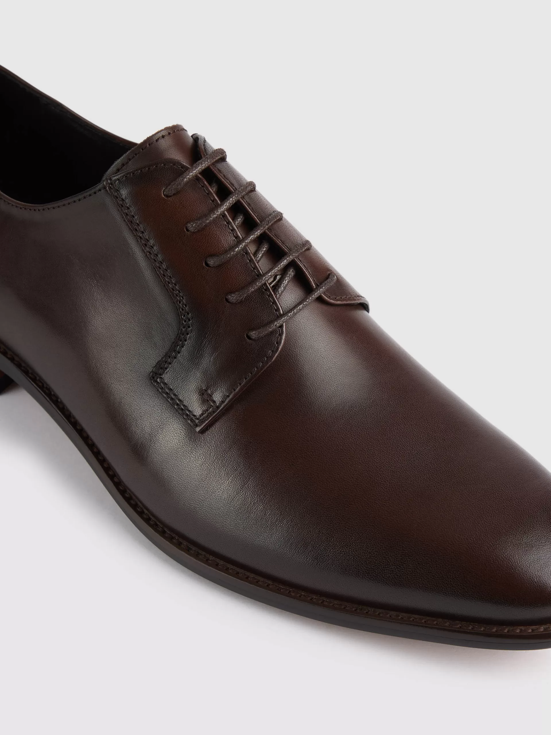 Chaussures Oxford Alvaro Moreno en Marron - Modèle Classique en Promotion